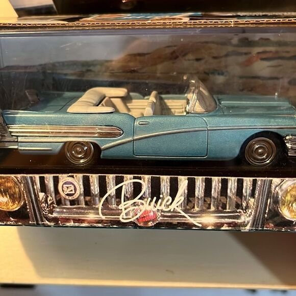 Newray Ford and Buick Die-Cast Model Cars 1:43 1958 Buick T-Bird 1966 - Picture 2 of 7